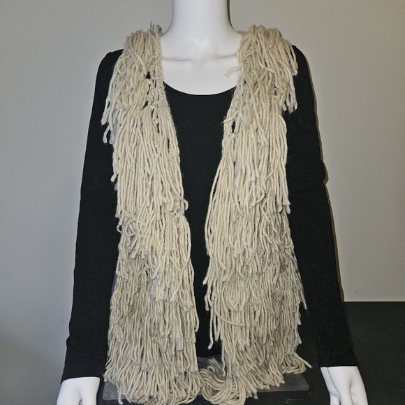 String Fringe Vest - Picture 2 of 6